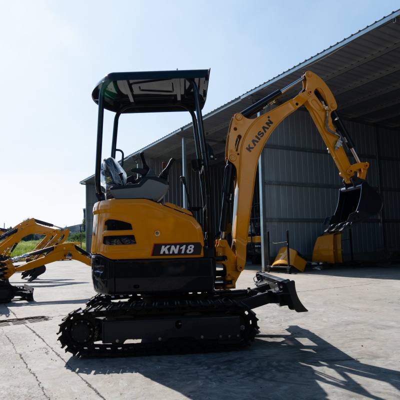 Mini-excavatrice sur chenilles