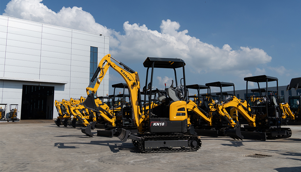 Taman rumah menggunakan ekskavator mini