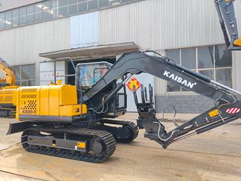 Tracked excavator