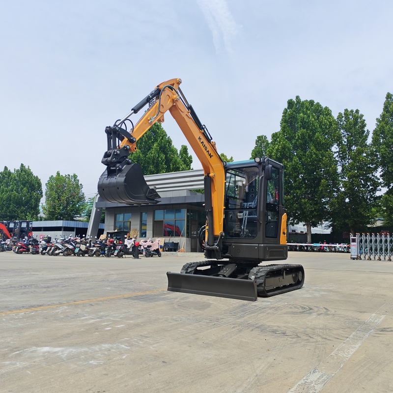Bagger mit Schwenkausleger