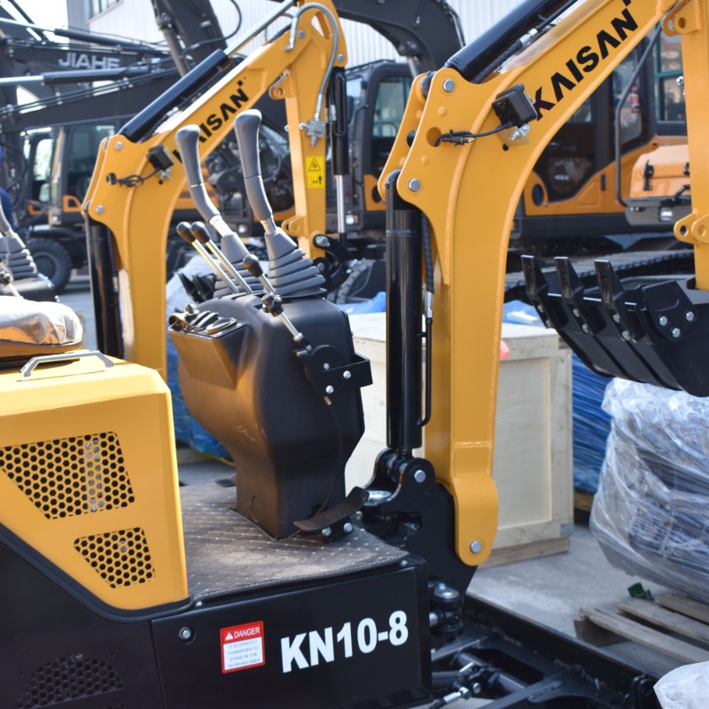 Miniescavatore KN10-8 con sistema idraulico a pompa a pistoni