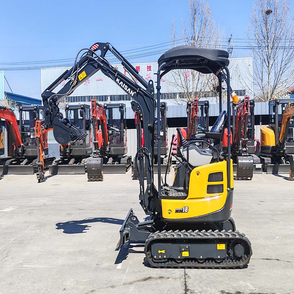Miniescavatore Kaisan KN18 per servizi di giardinaggio e giardinaggio