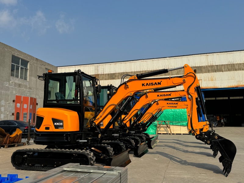 máy đào bánh xích 3.5 tấn