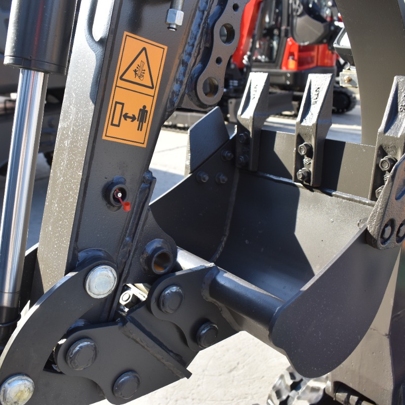 Hitch cepat dan bucket standar