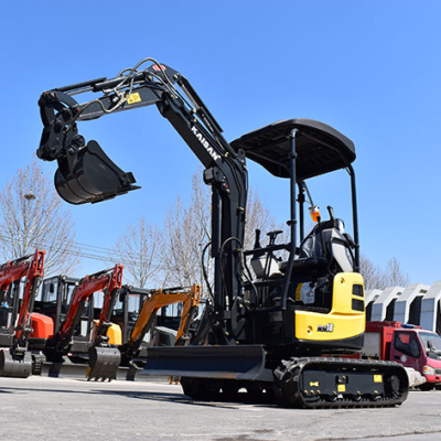 1.8-ton mini excavator equipped with YANMAR engine