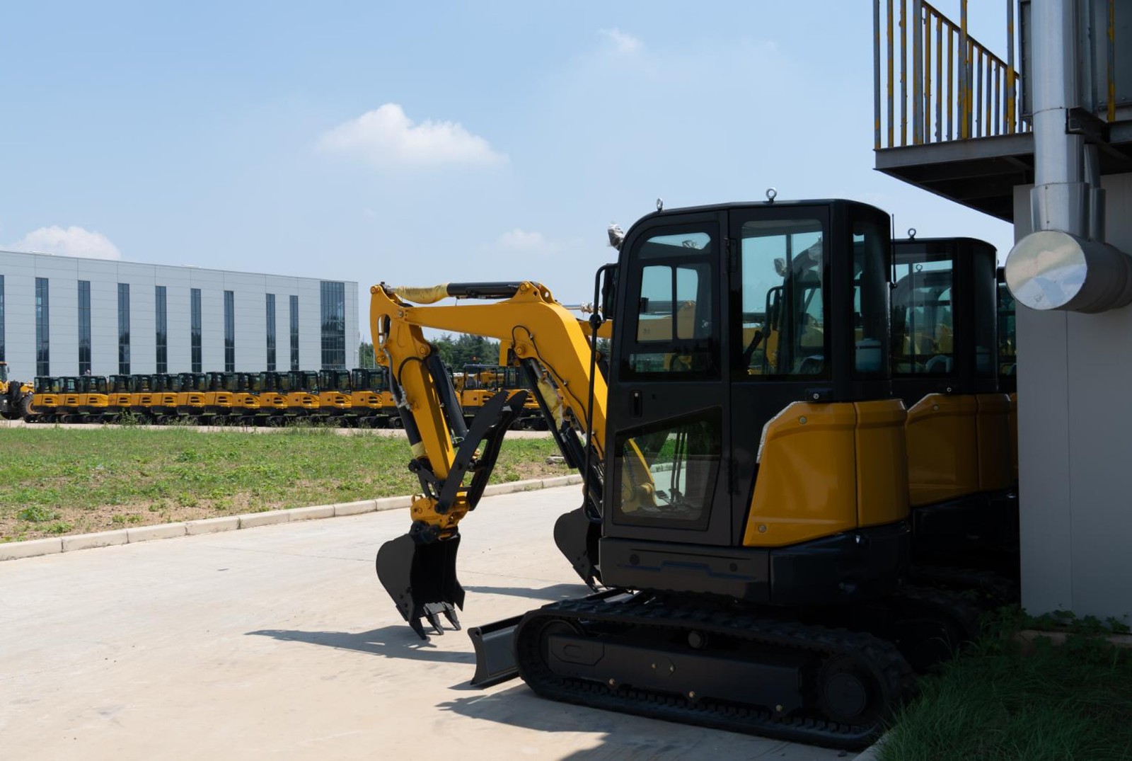 Mini Excavator Shipment Site