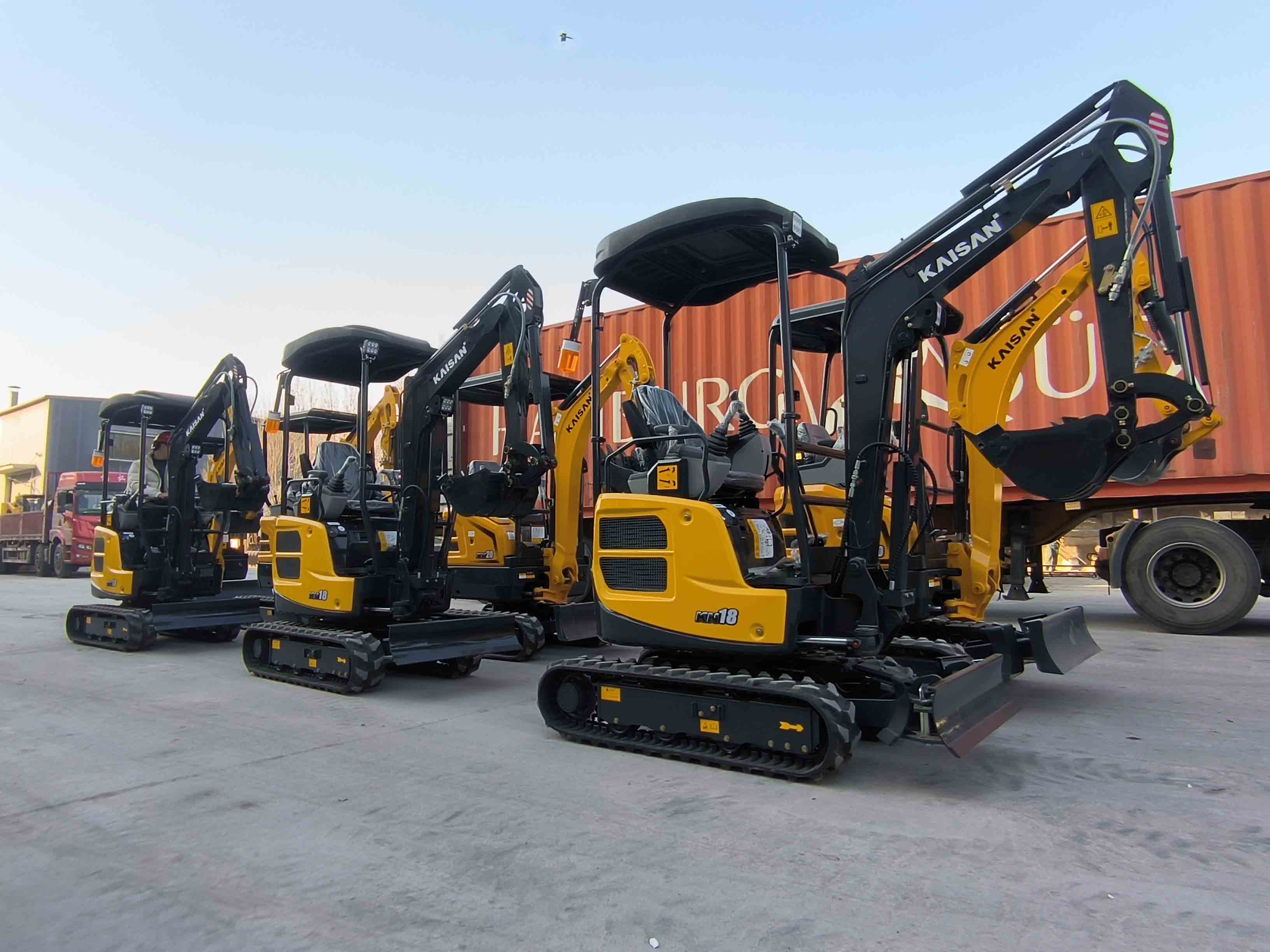 1.8 ton excavator.jpg
