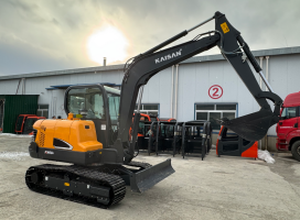5.5 Ton space-saving excavator