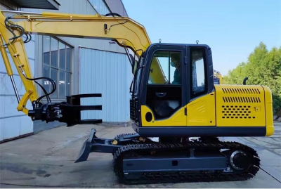 8.5 Ton Crawler Excavator Equipped Wood Clamp  Factory Direct